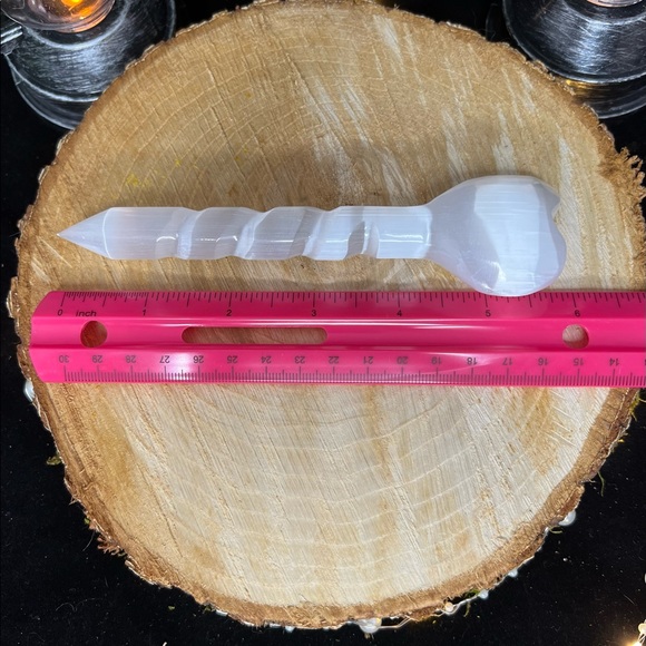 Carved Heart Selenite Wand - Picture 4 of 5